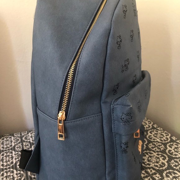 Back pack - Picture 2 of 12